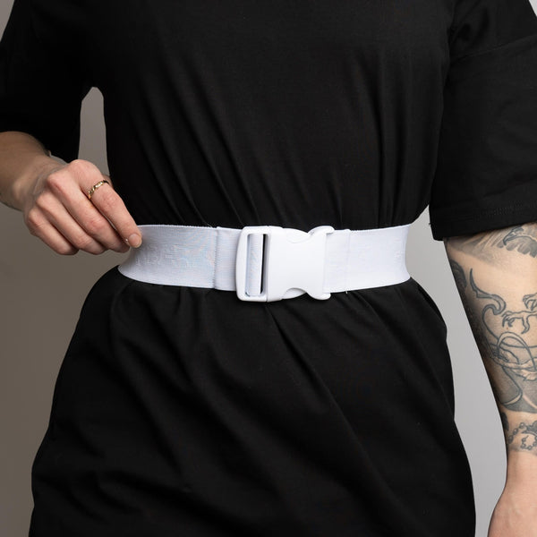 Elastisk belte i hvit for damer fra BARA Sportswear