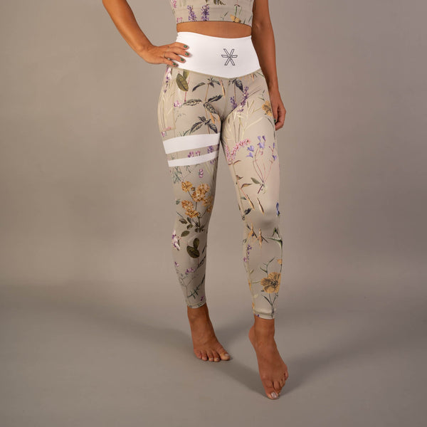 Wildflower tights i fargen khaki med blomsterprint fra BARA Sportswear